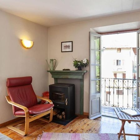 Sunny 1-Bed Apartment In Lovely Mountain Village La Brigue Exterior foto