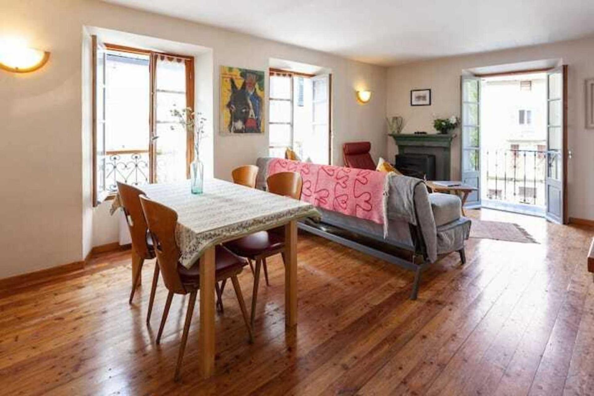 Sunny 1-Bed Apartment In Lovely Mountain Village La Brigue Exterior foto