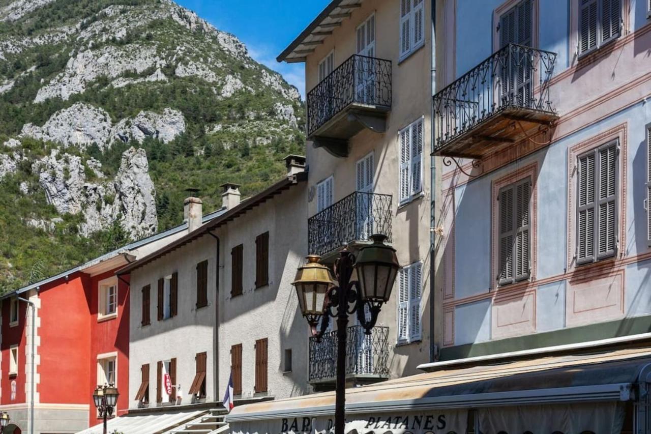 Sunny 1-Bed Apartment In Lovely Mountain Village La Brigue Exterior foto
