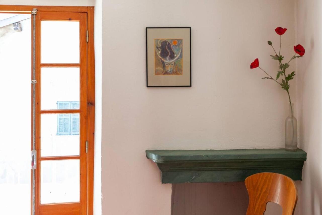 Sunny 1-Bed Apartment In Lovely Mountain Village La Brigue Exterior foto