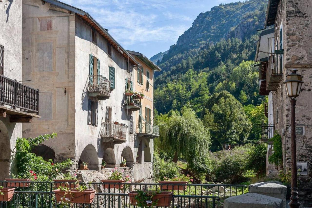Sunny 1-Bed Apartment In Lovely Mountain Village La Brigue Exterior foto