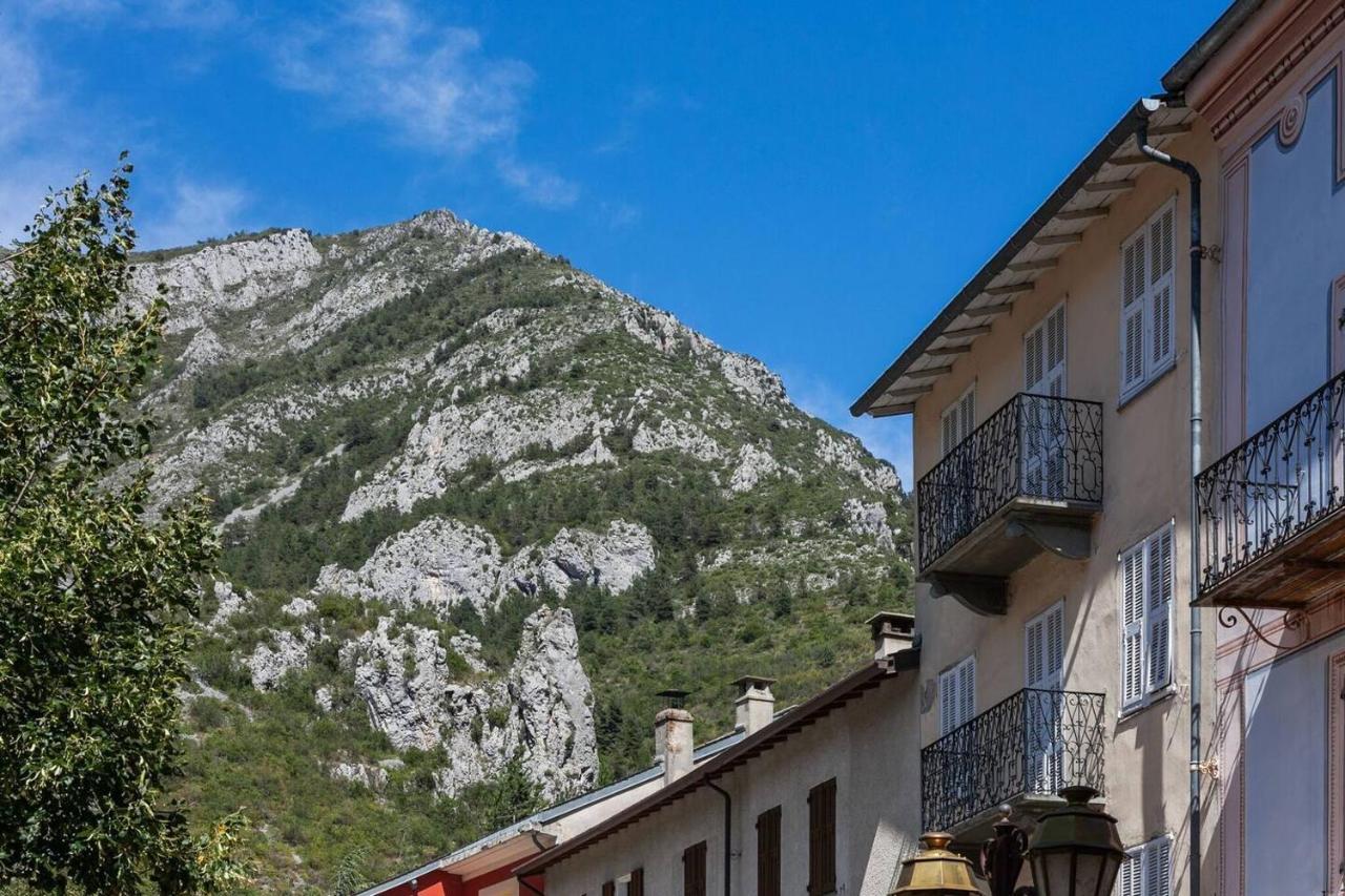 Sunny 1-Bed Apartment In Lovely Mountain Village La Brigue Exterior foto